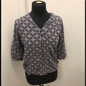 ❤️Navy floral pattern Top M